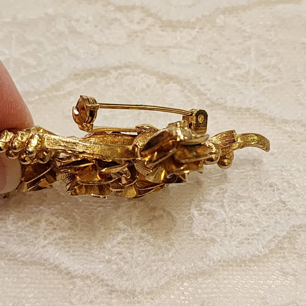 Vintage Coro Brooch Four Roses On A Textured Stem Gold Tone Signed